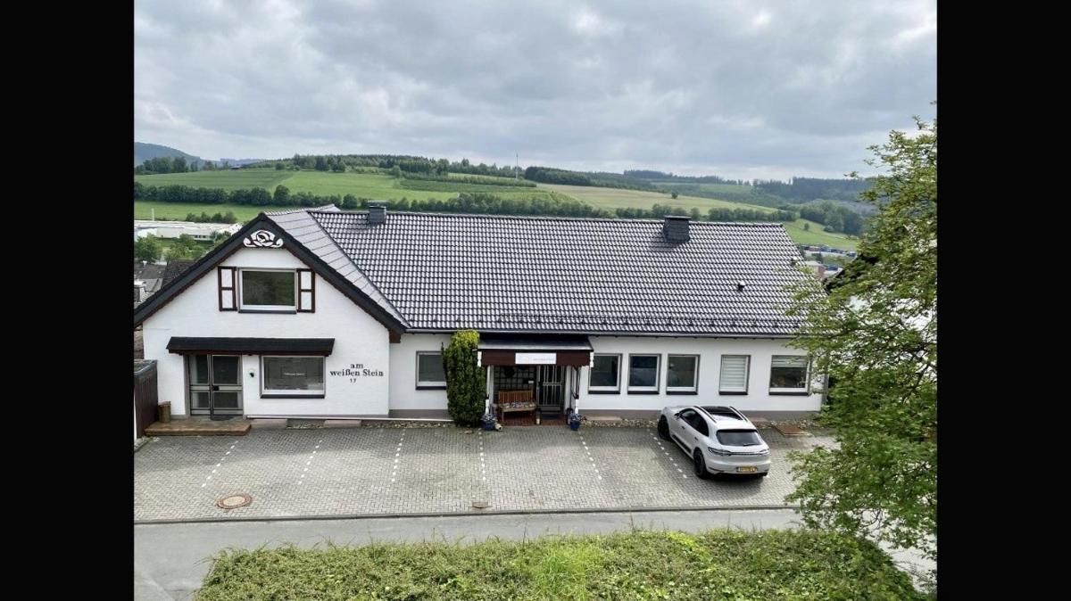 Bed & Breakfast Weisser Stein - Housity