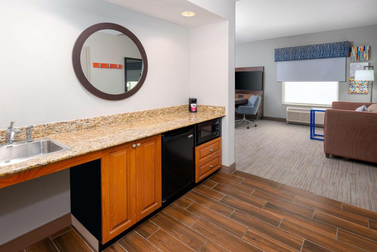 Hampton Inn & Suites Murfreesboro - Housity
