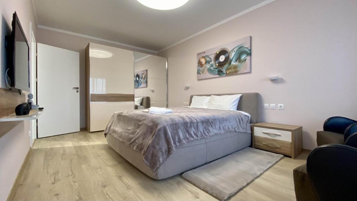 This Is Us Apartments - Hizvo