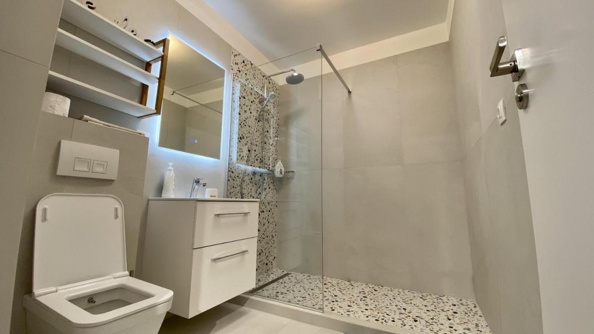 This Is Us Apartments - Housity