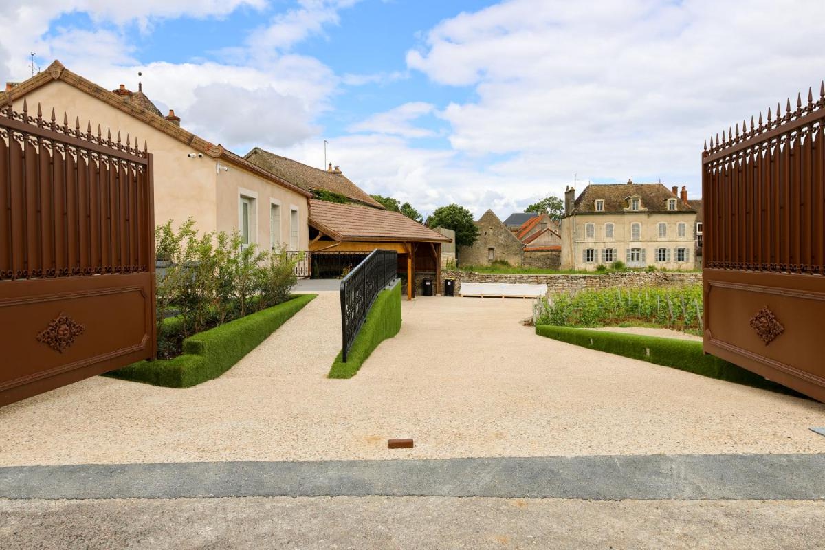 Jardin de l'établissement Les Rêveries du Clos POMMARD Vignes & SPA& Dégustation