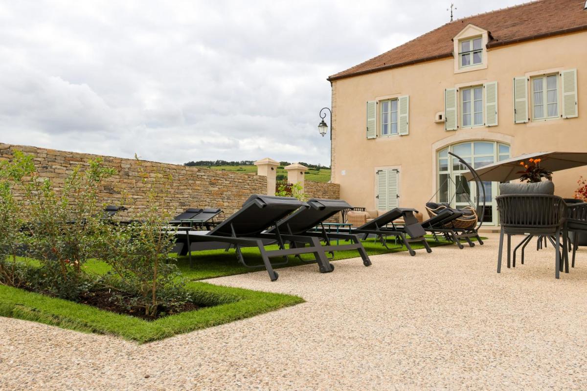 Jardin de l'établissement Les Rêveries du Clos POMMARD Vignes & SPA& Dégustation