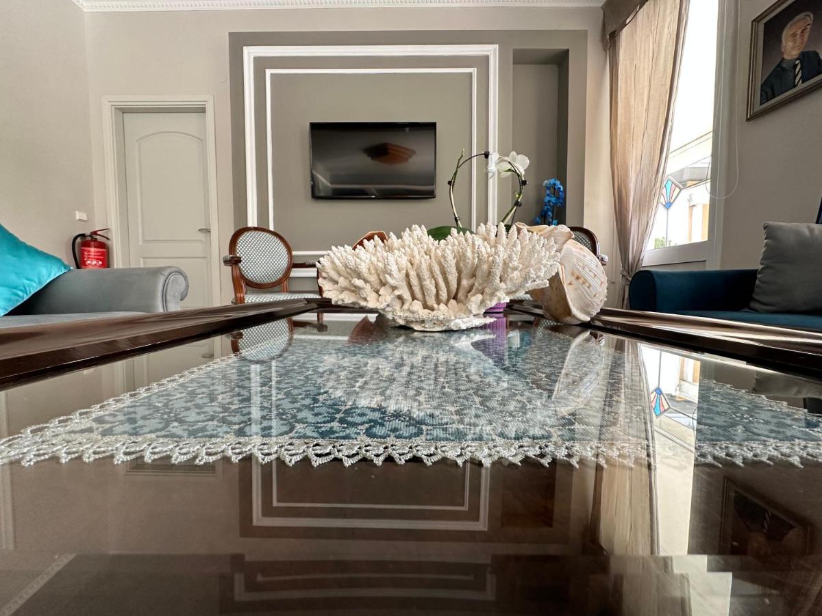 Hotel Ioni - Housity