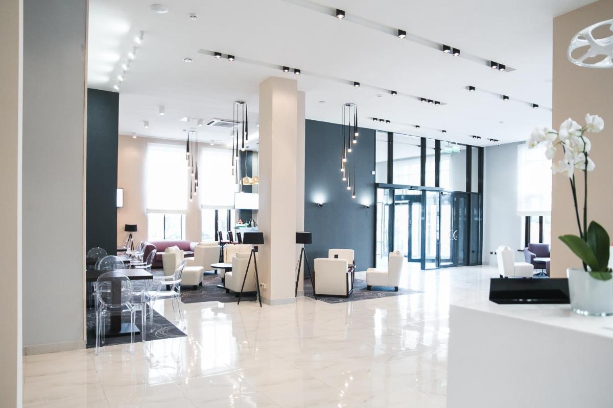 Hotel Asia - Housity