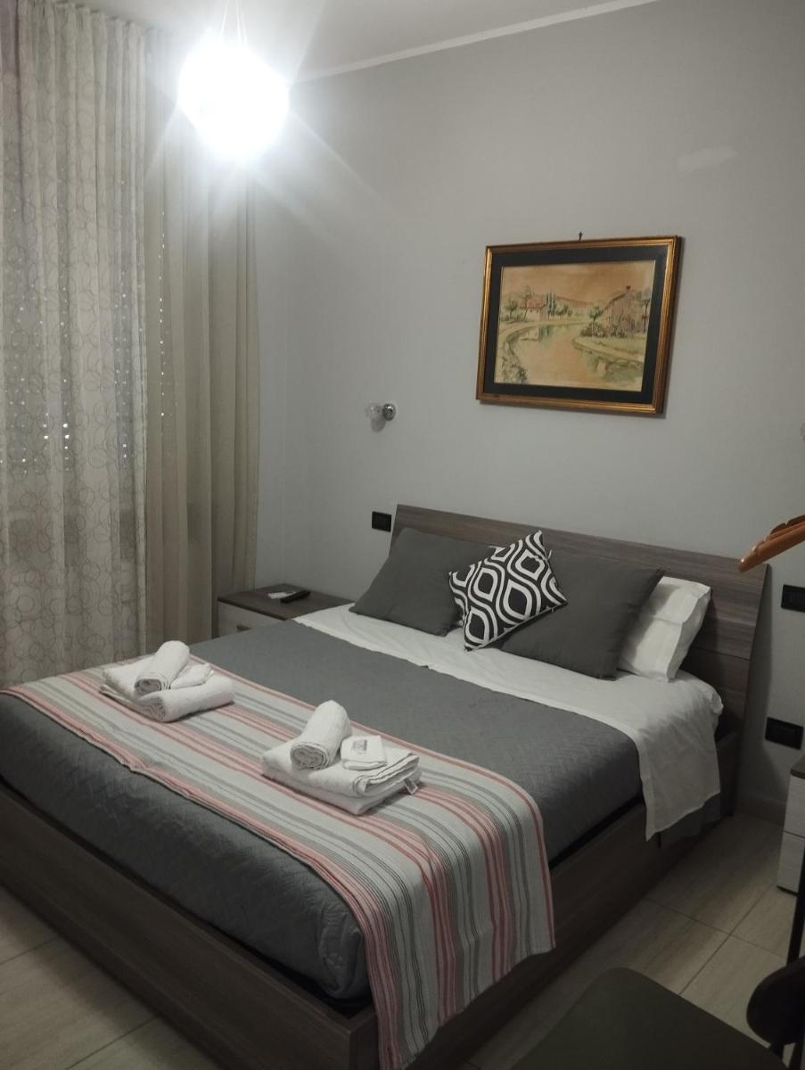Johnny Home - Housity
