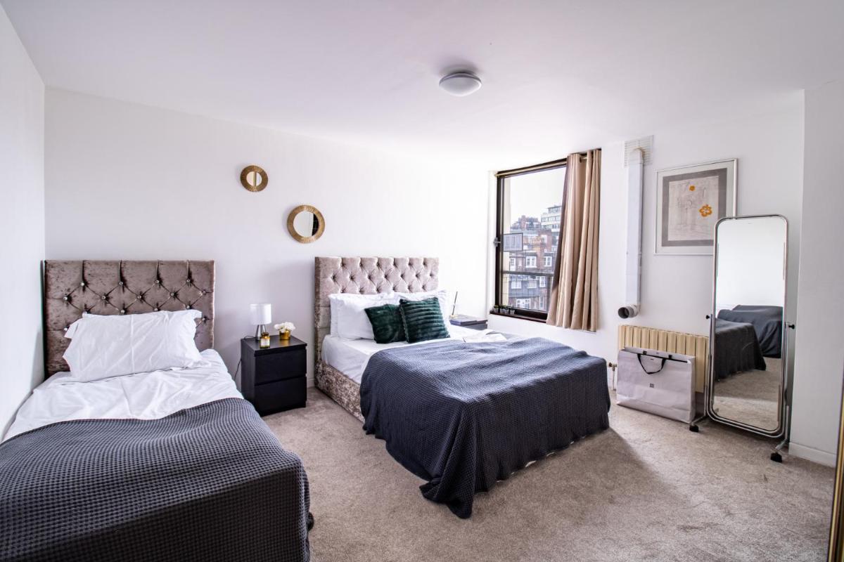 Spacious 2-Bedroom Apartment in Piccadilly 6100P - Housity