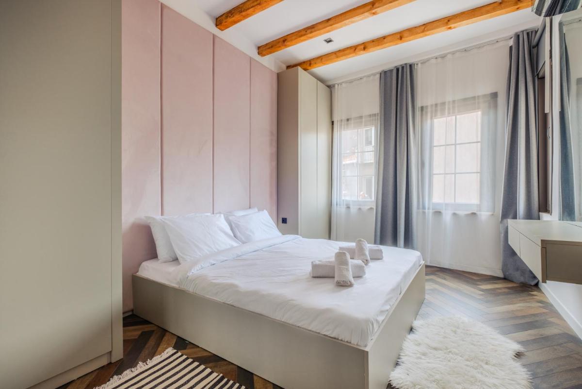 Suitetrails - Spacious Modern Flat with Balcony 5 min to Taksim
