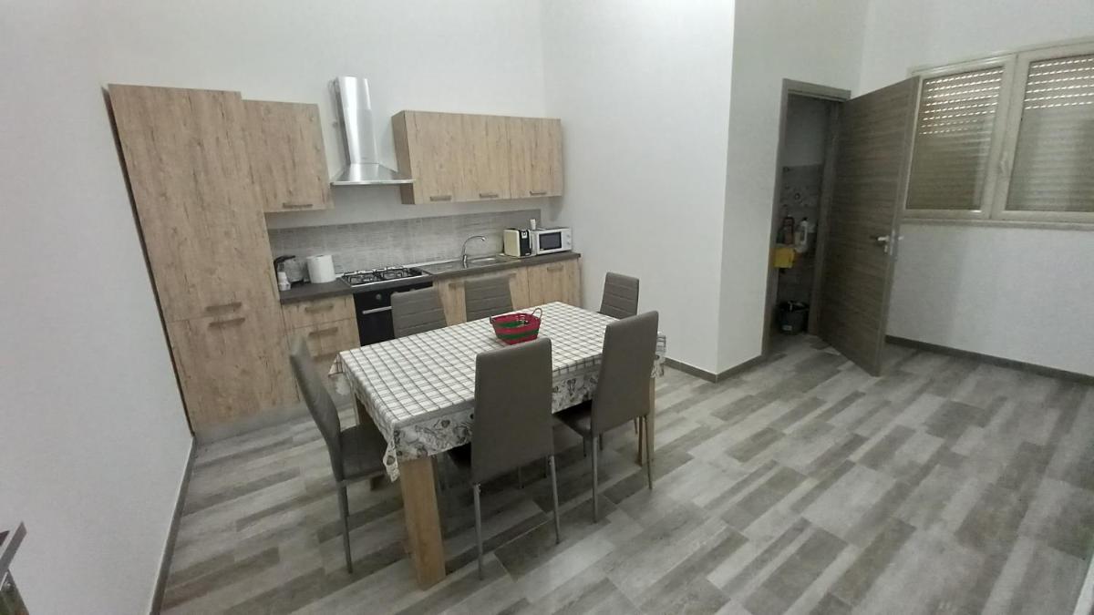 Blu In - Housity