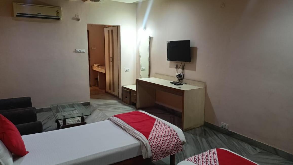 Hotel Shri Krishn - Housity