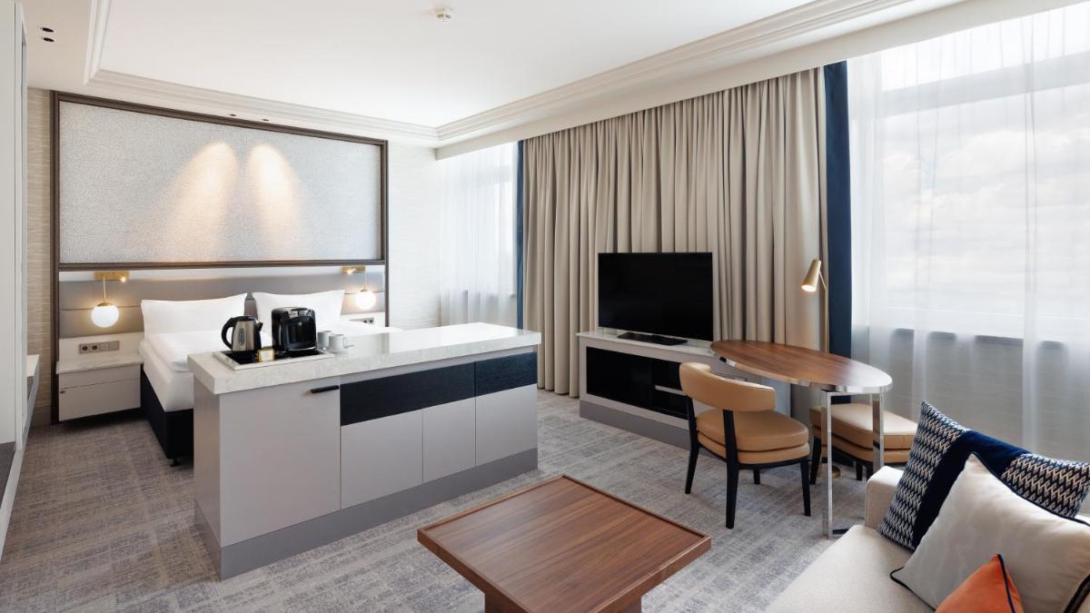 TV/Unterhaltungsangebot in der Unterkunft InterContinental Berlin by IHG