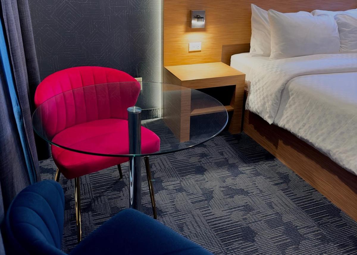 Le Fabreville Motel & Suites - Housity