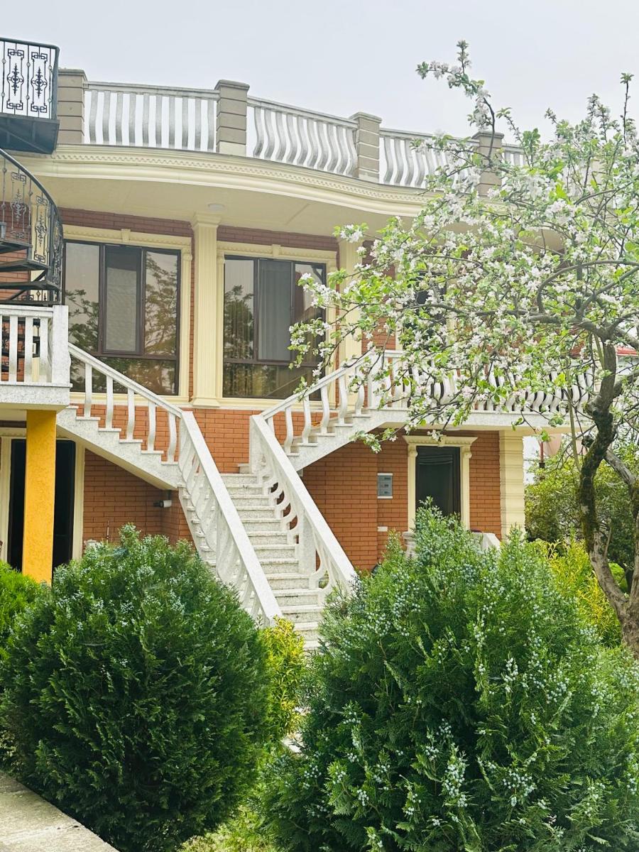 ORANGE INN - Housity