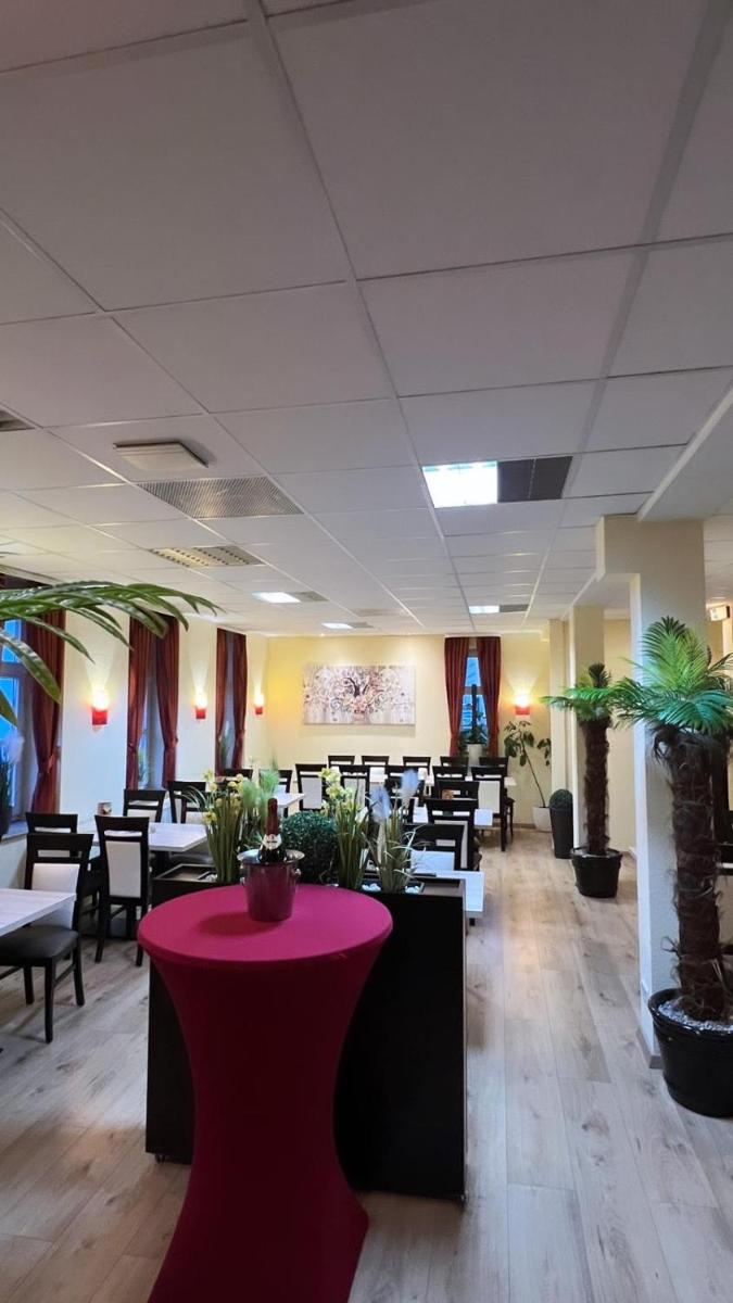 Hotel Deutsches Haus und Restaurant Olympia - Housity