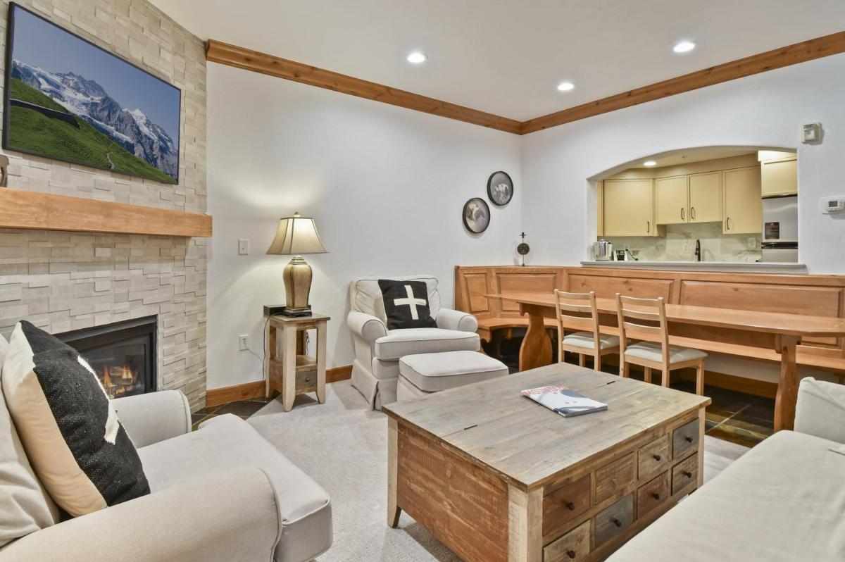 Family Getaway-Pool, Tubing, Skiing, & Ice Castles Villa 1002 villa - Housity