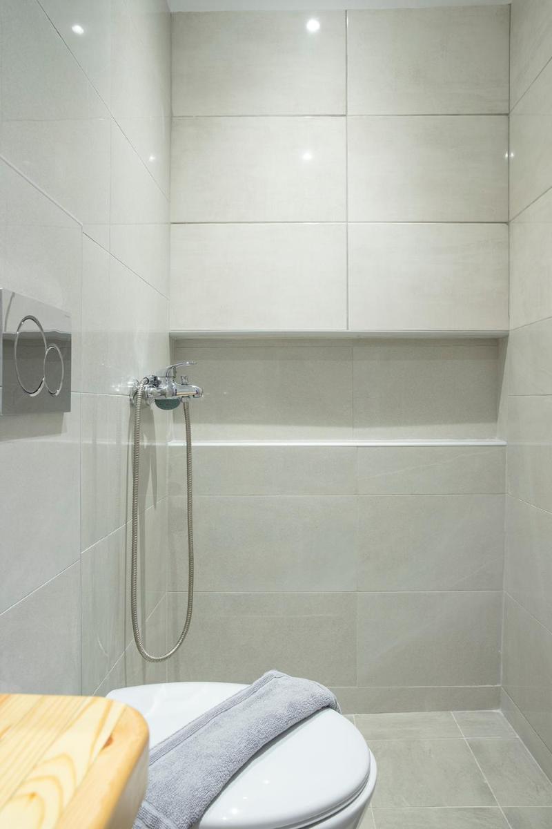 Gravanis Studios - Housity