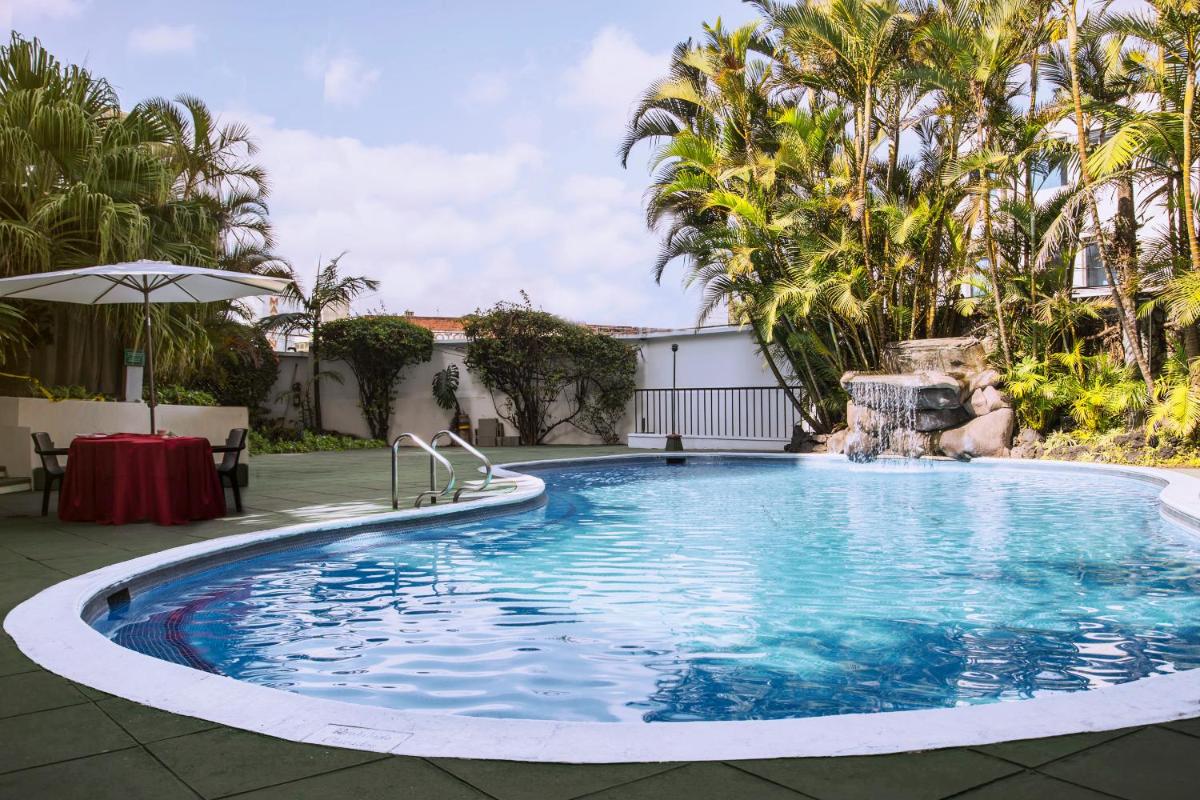 Conquistador Hotel & Conference Center - Housity