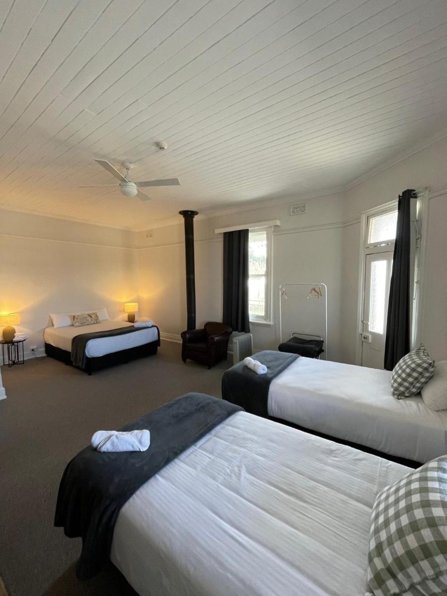 The Bolt Inn - Housity