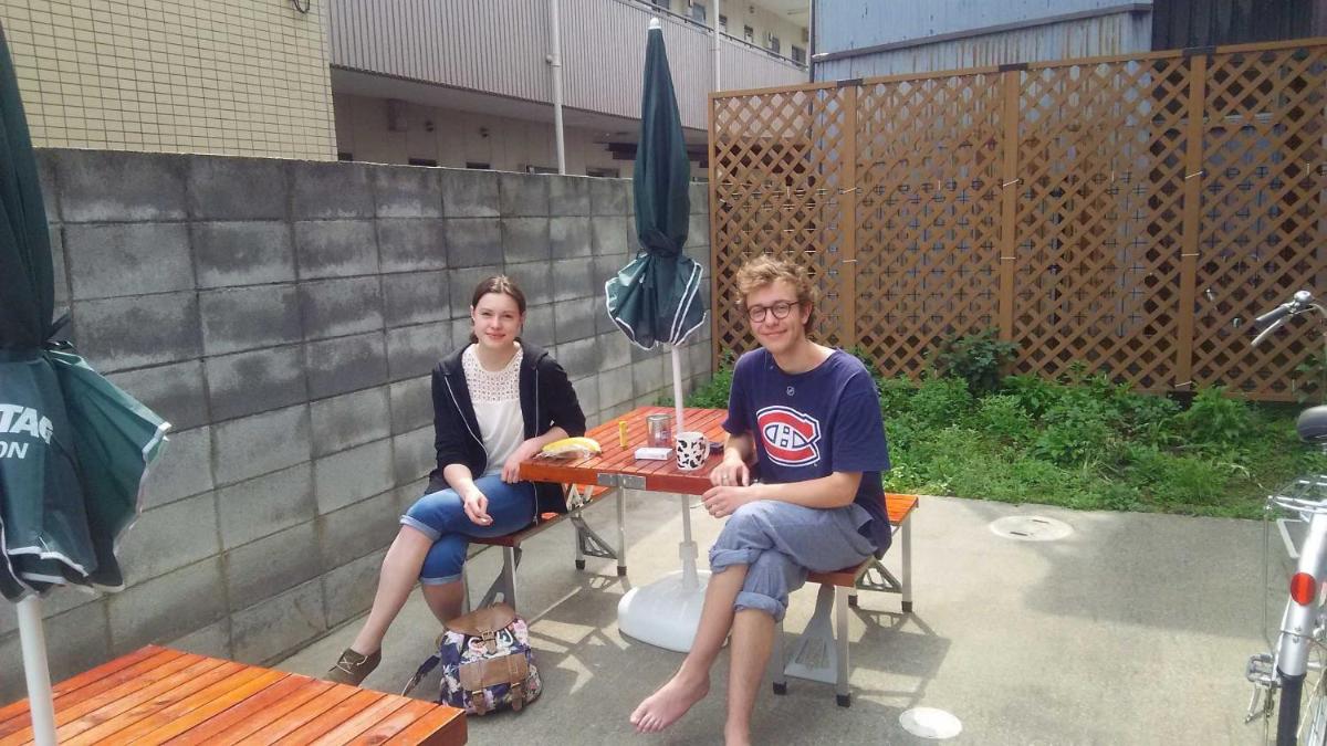 J's Backpackers - Housity