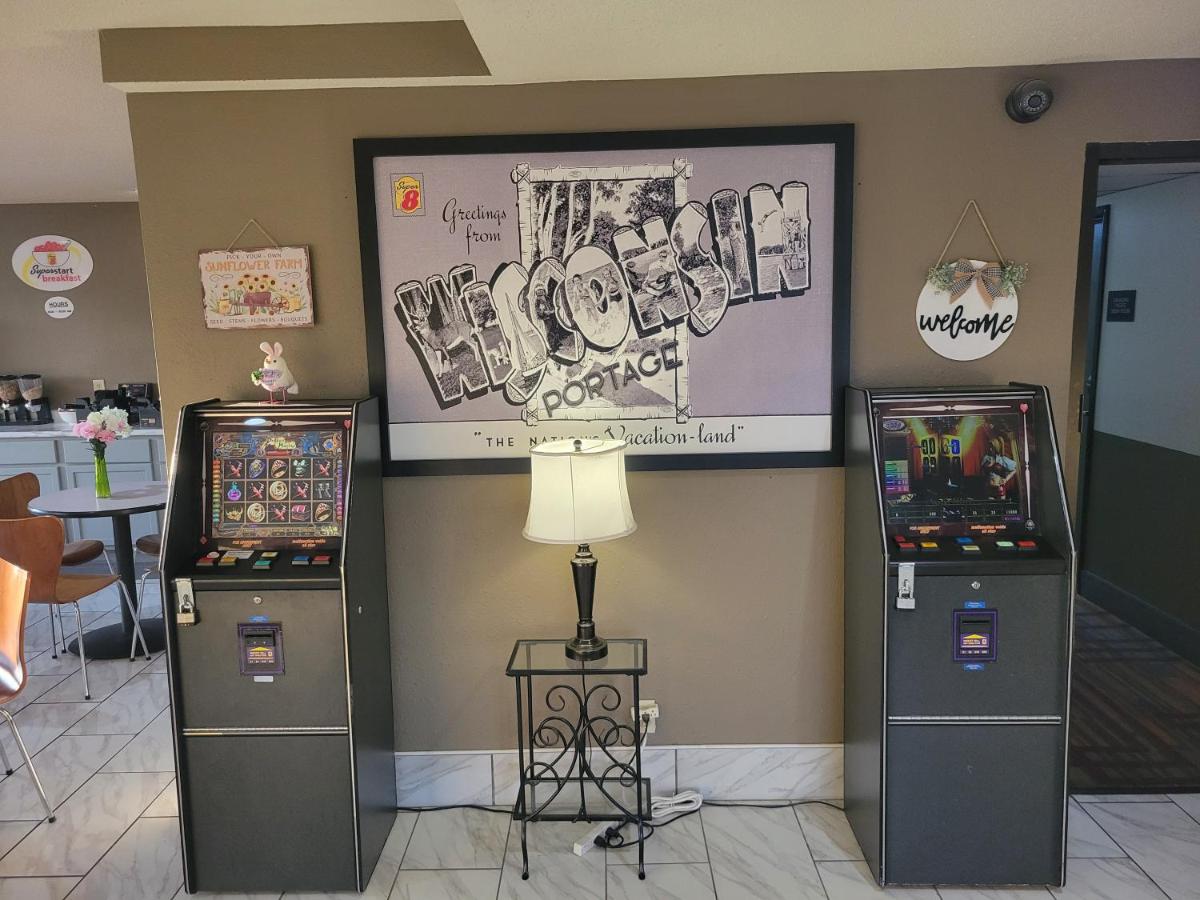 Super 8 by Wyndham Portage - Housity