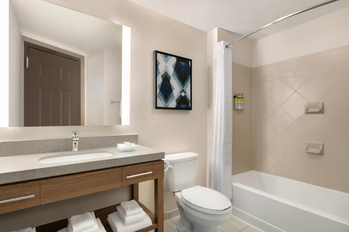 Candlewood Suites Deer Park by IHG - Housity