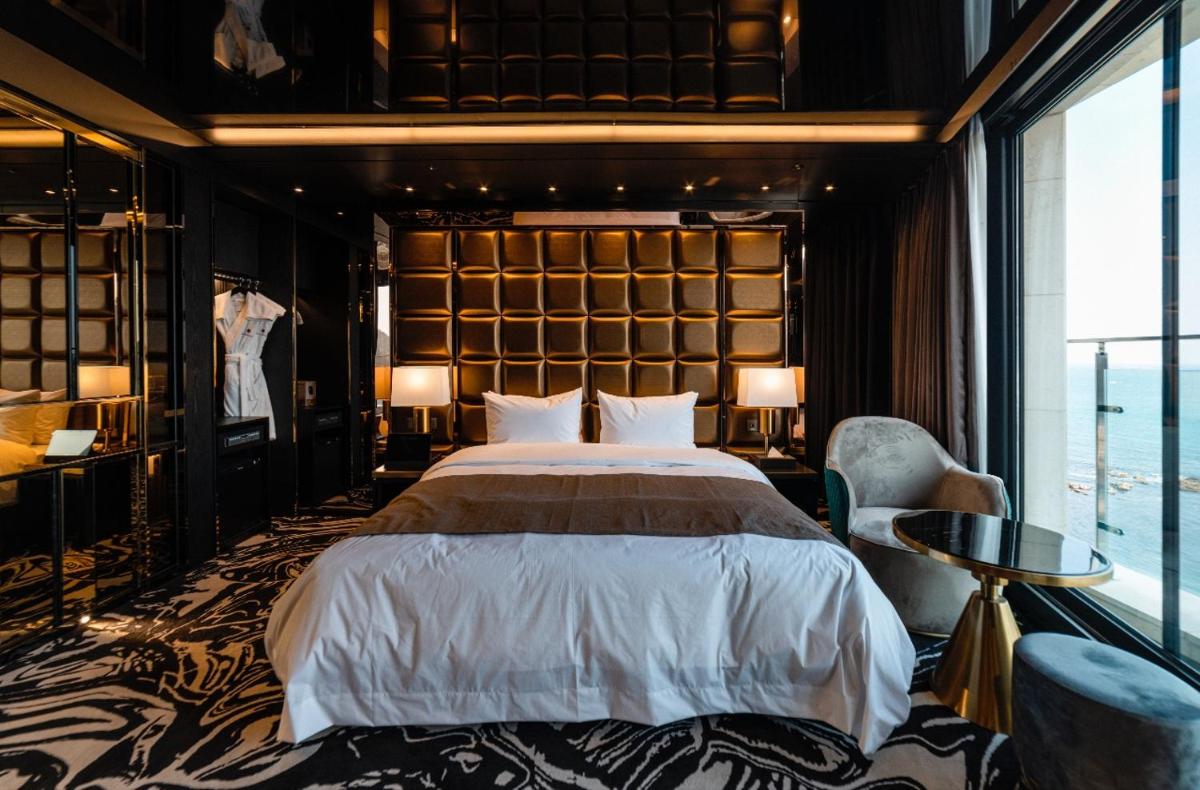 Best Louis Hamilton Hotel Ocean Terrace - Housity