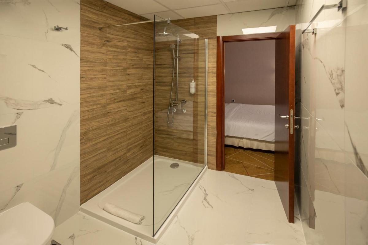Hotel Aquastar Danube - Housity