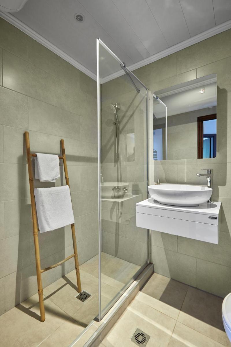 Hasienda Beach Sozopol Luxury 2 bedroom apartment sea view - Housity