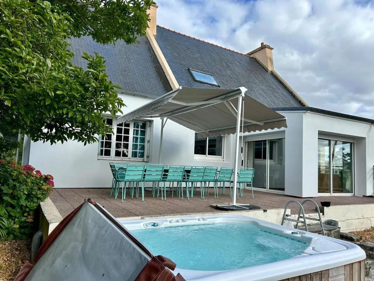 Villa spacieuse Saint Hernin avec spa convivial - Housity