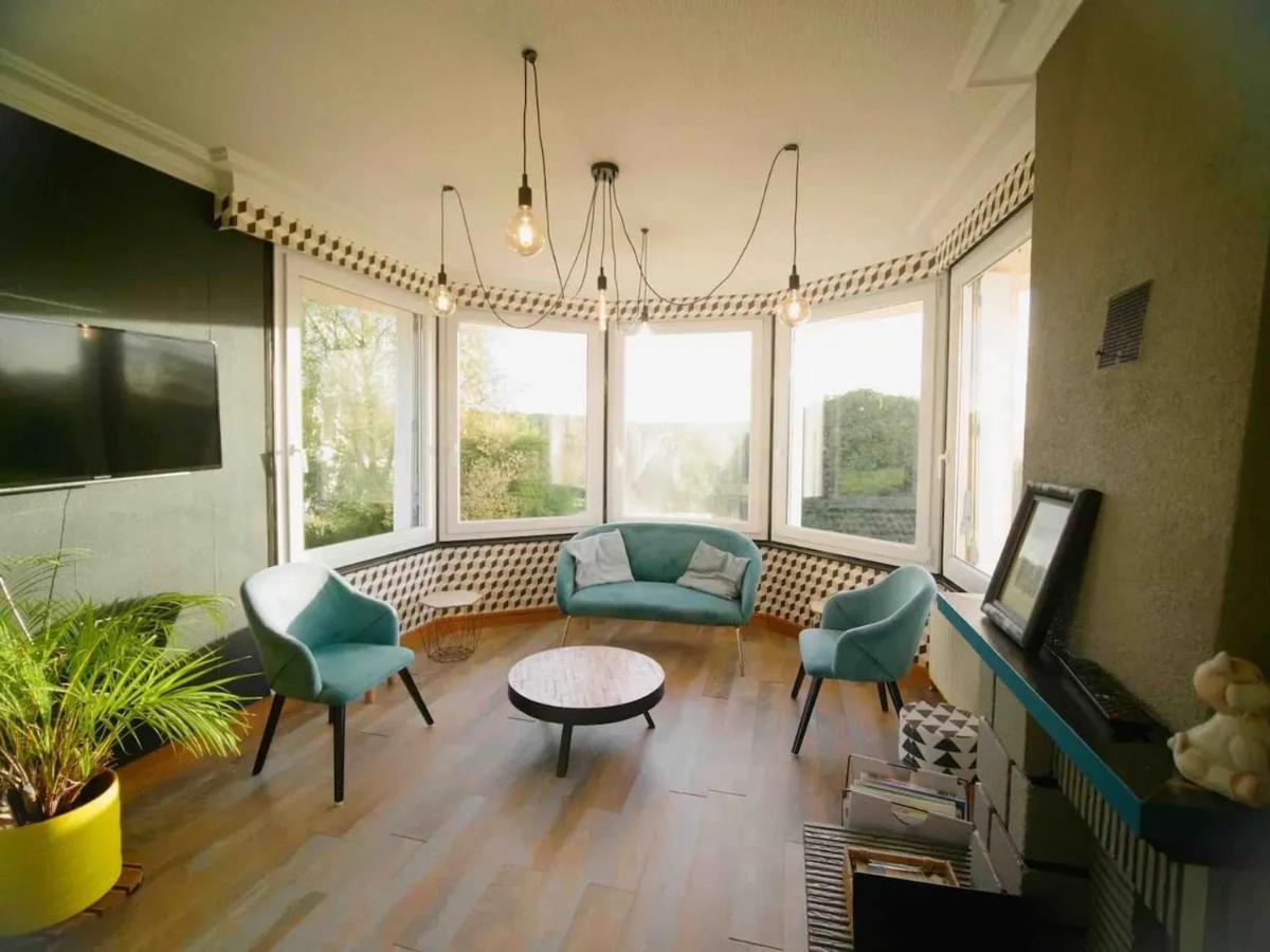 Villa spacieuse Saint Hernin avec spa convivial - Housity