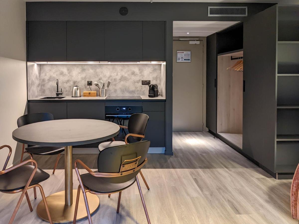 Cuisine ou kitchenette dans l'établissement Hotel Restaurant & Spa Verte Vallée