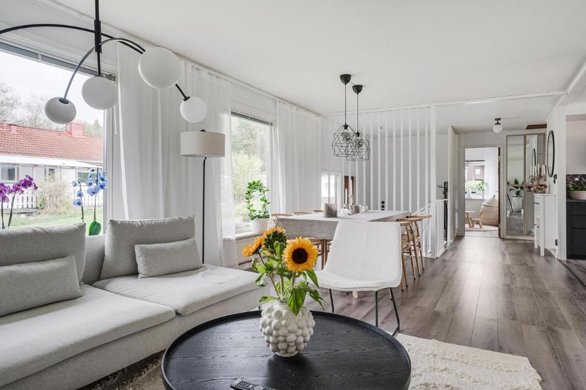Modernt hus nära natur & stad - Housity