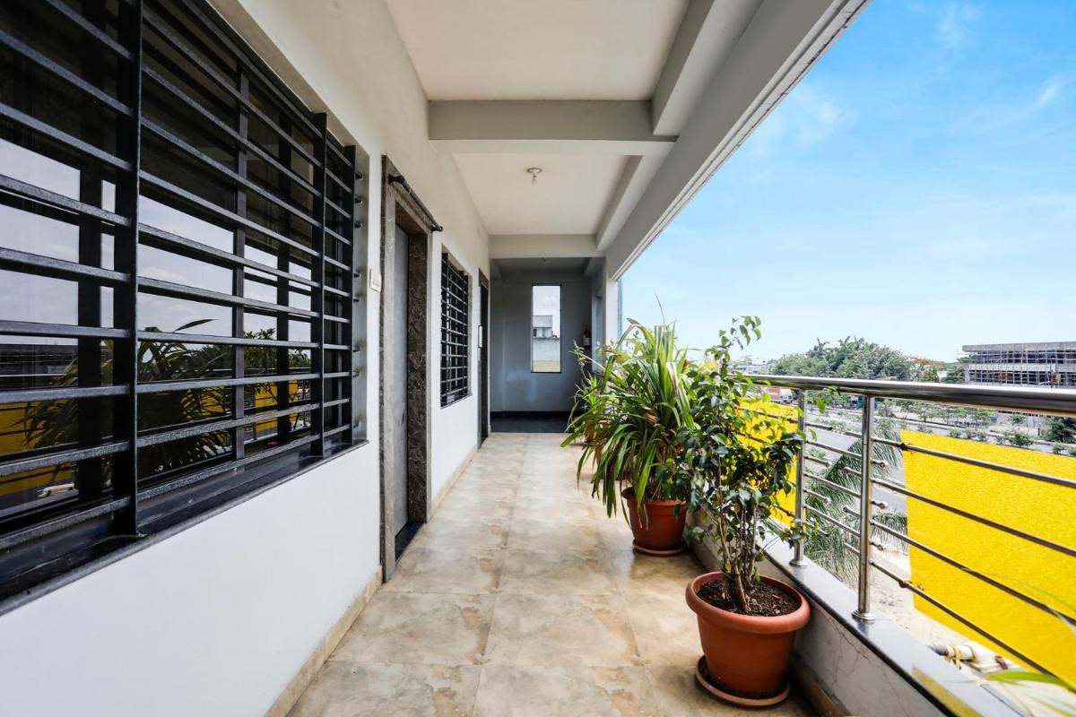 FabHotel Blue Star - Housity