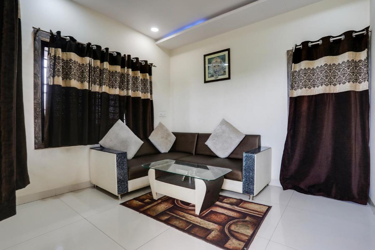 FabHotel Blue Star - Housity