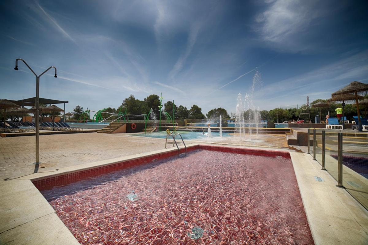 Piscina en o cerca de Ohtels Les Oliveres