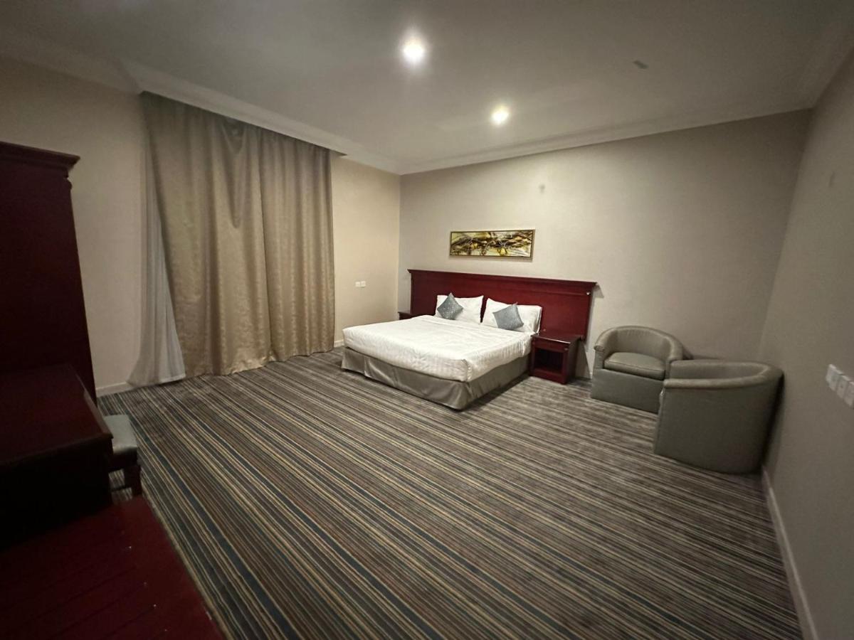 الارتقاء الفاخرة المخدومة - Housity