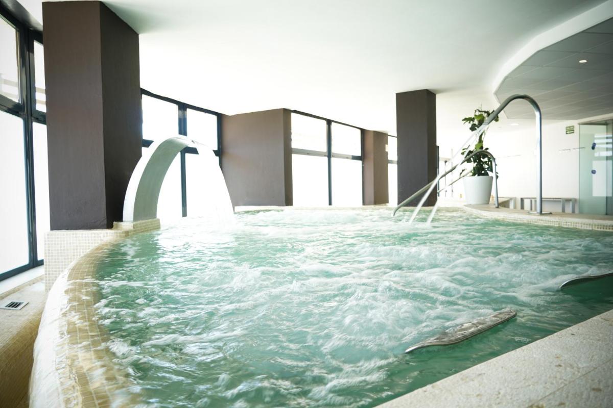 Piscina en o cerca de Ohtels Les Oliveres