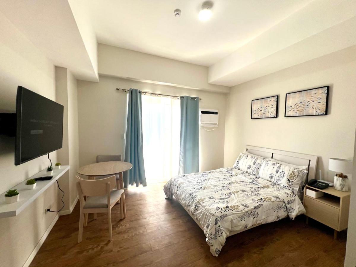 Near Mactan Airport Condo by Isla Stays - Housity