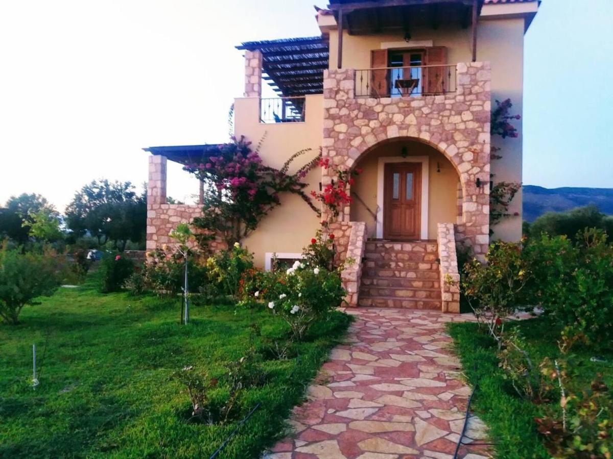 “Villa Othon-Leni” - Housity