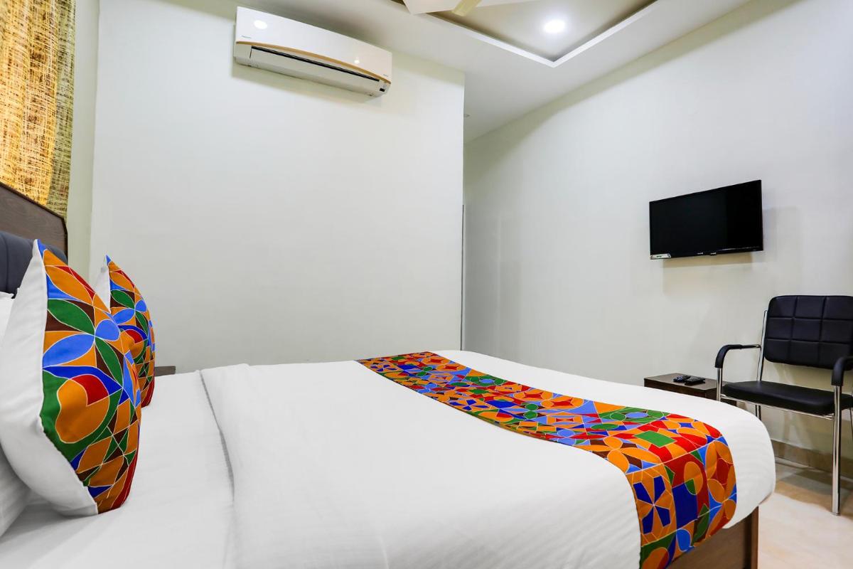 FabHotel Johar Inn - Housity