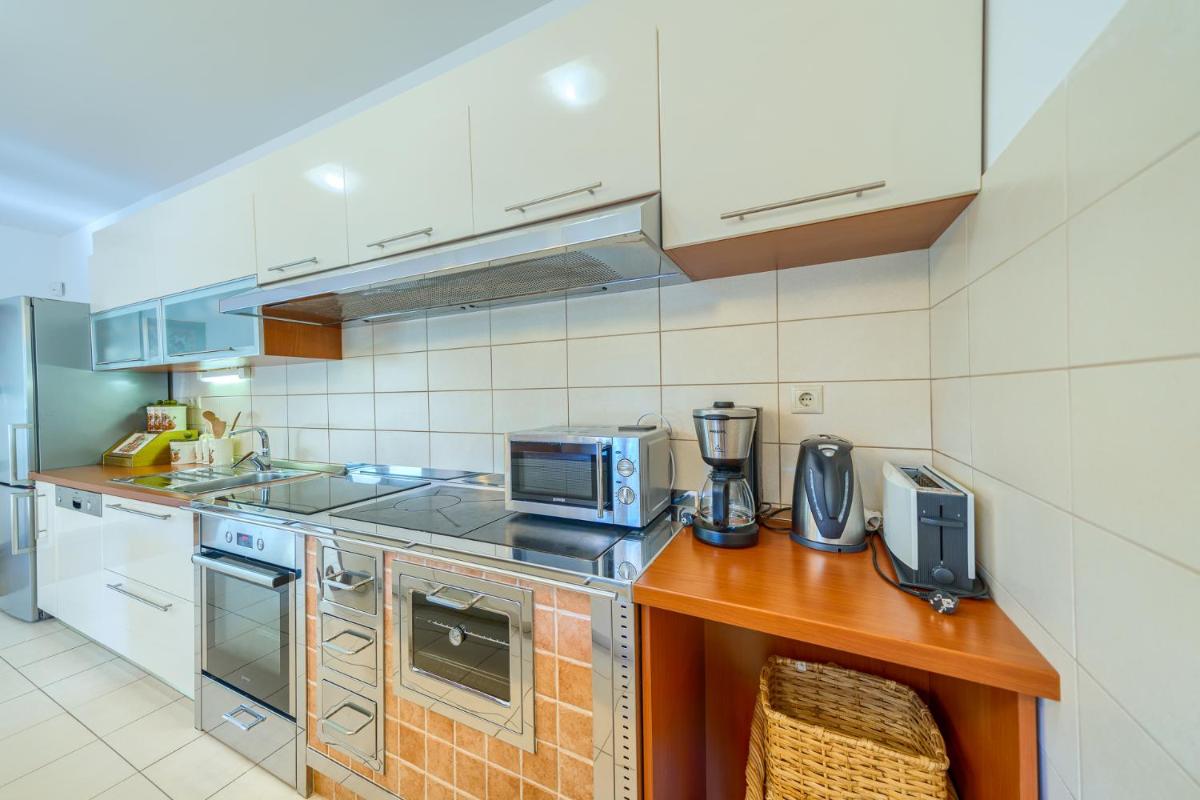 Your Ideal Haven for Serene Relaxation Villa Roglić near Baška Voda - Housity