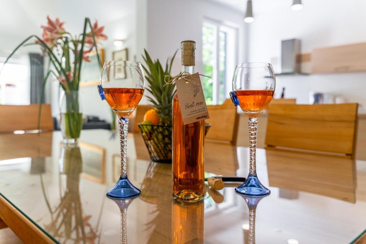 Your Ideal Haven for Serene Relaxation Villa Roglić near Baška Voda - Housity
