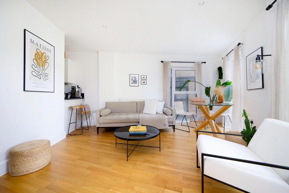 Charming 1BR Flat with Amazing Balcony - Housity
