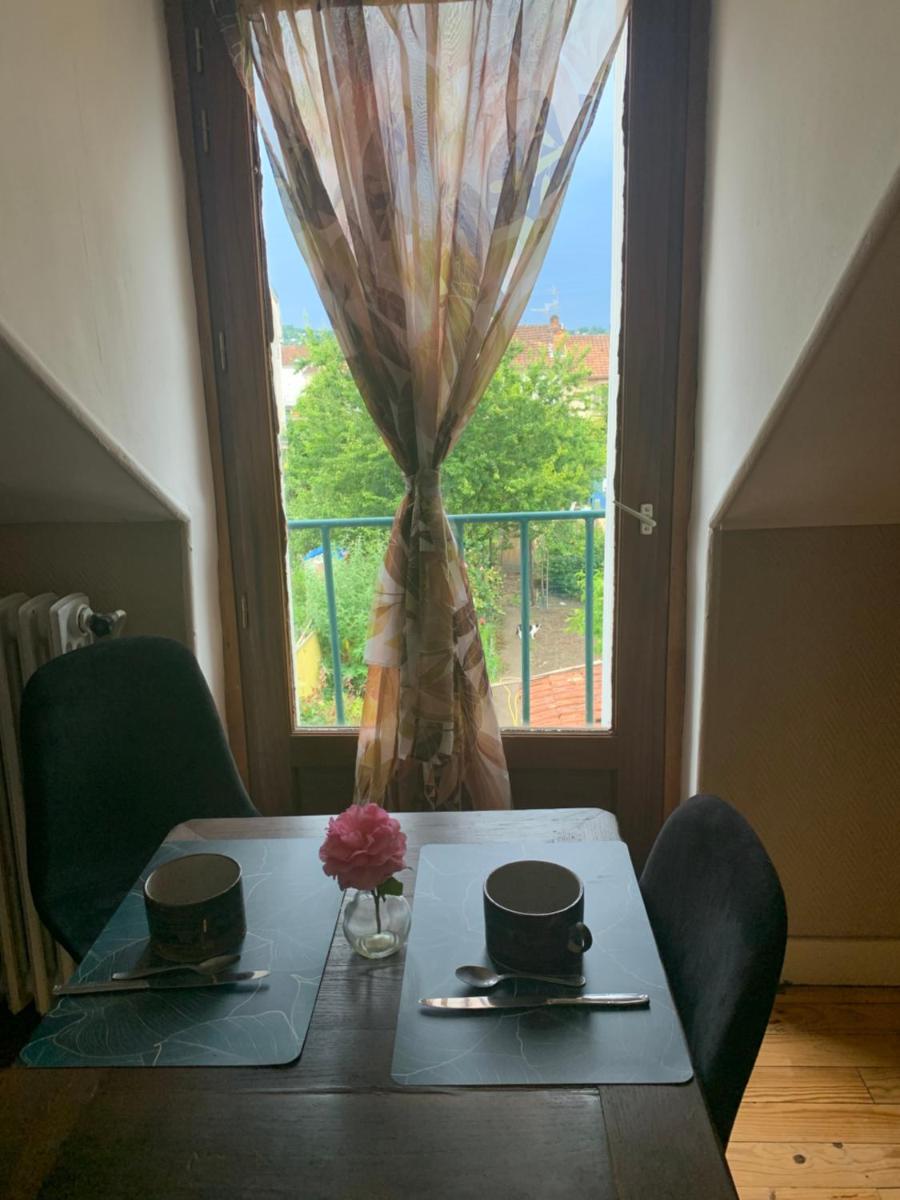 Chambre 2 personnes avec petit déjeuner - Housity