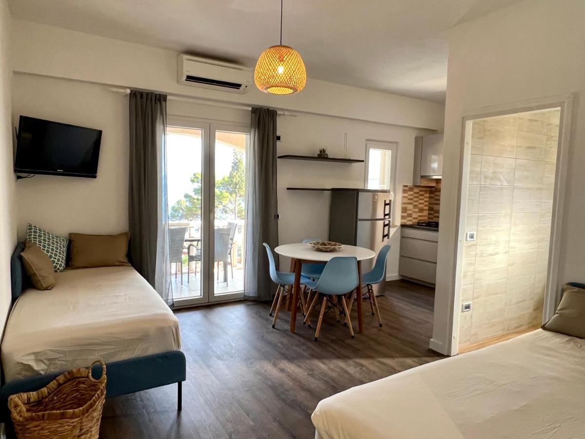 Vila Vera Seafront Apartments - Housity