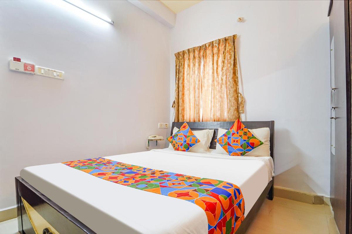 FabExpress Its South East Residency - Housity