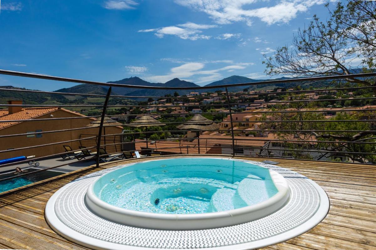 Vue générale sur la montagne ou vue sur la montagne depuis l'hôtel