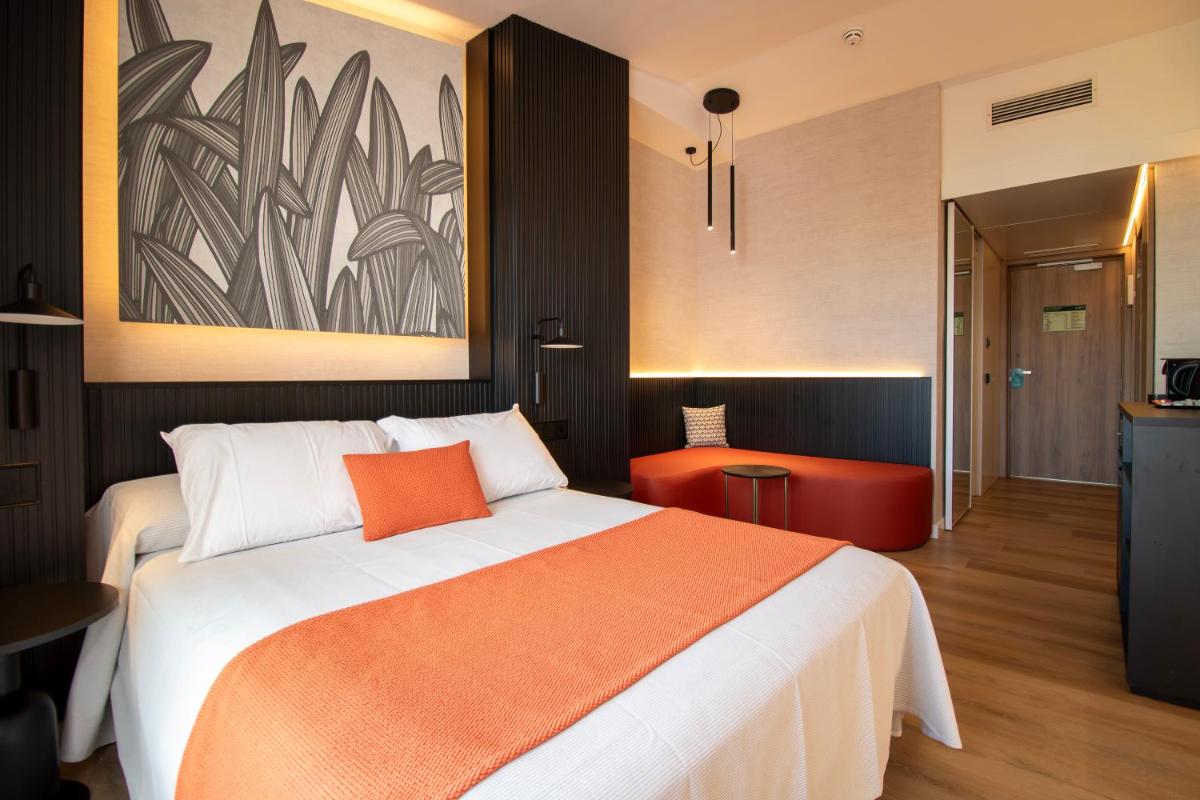 Cama o camas de una habitación en Golden Port Salou & Spa