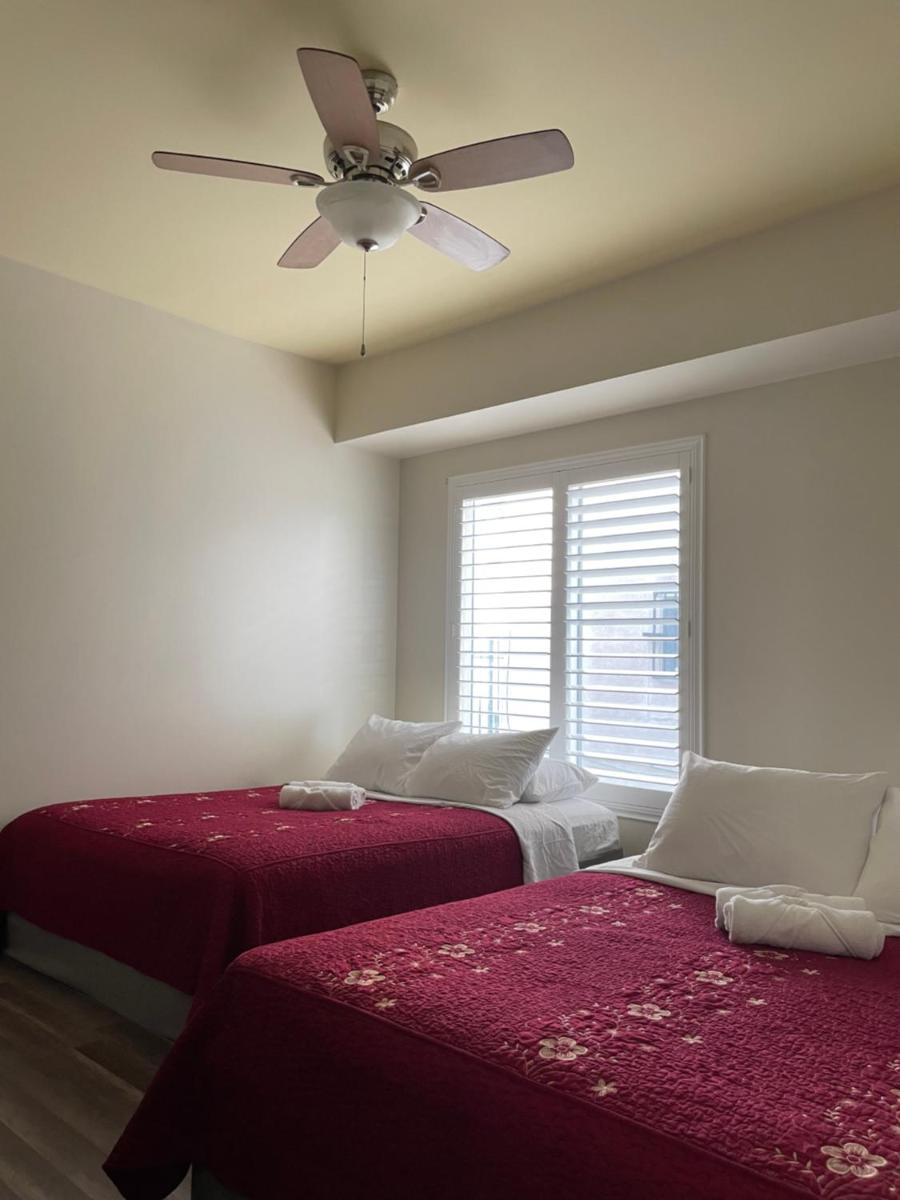 Spacious Private Los Angeles Bedroom with AC & WIFI & Private Fridge near USC the Coliseum Exposition Park BMO Stadium University of Southern California - Housity