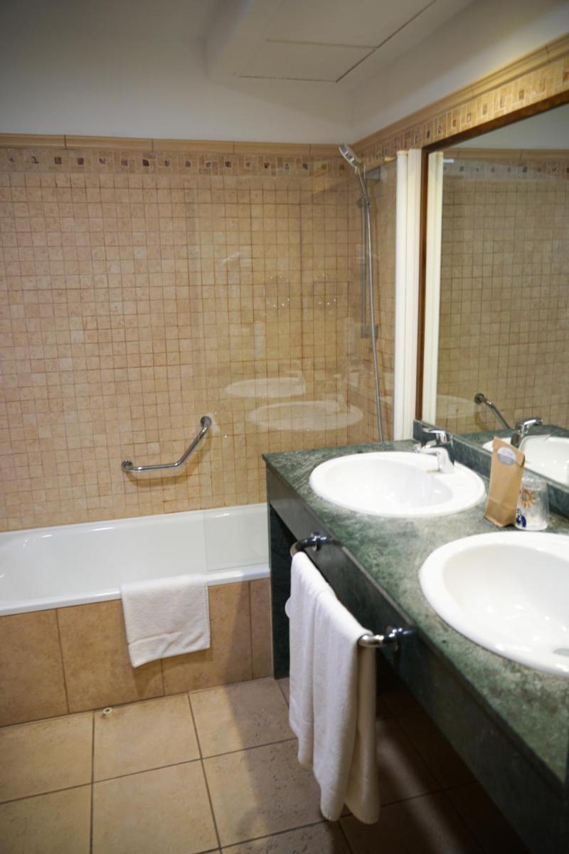 Un baño de Ohtels Cabogata