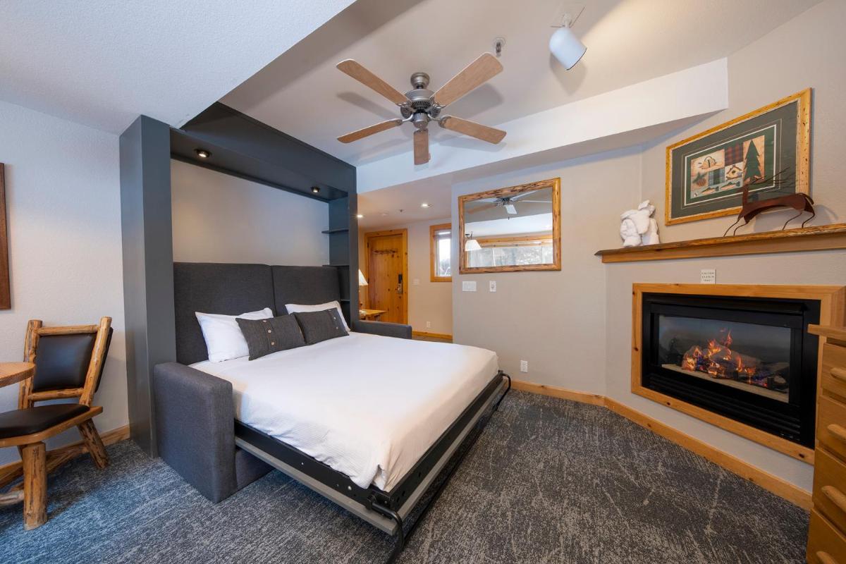 Red Wolf Lakeside Lodge - Housity